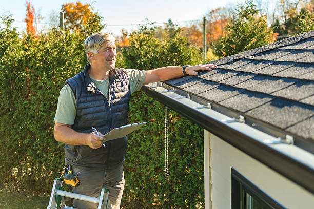 Professional Roofing technician working in Holly Ridge, NC